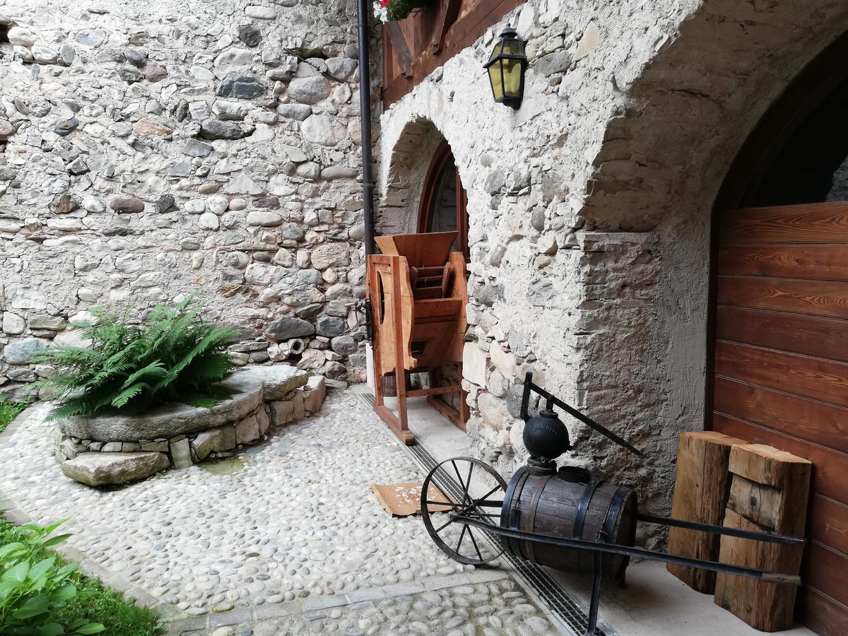 Agritur Ciastel Villa Sanzeno Bagian luar foto