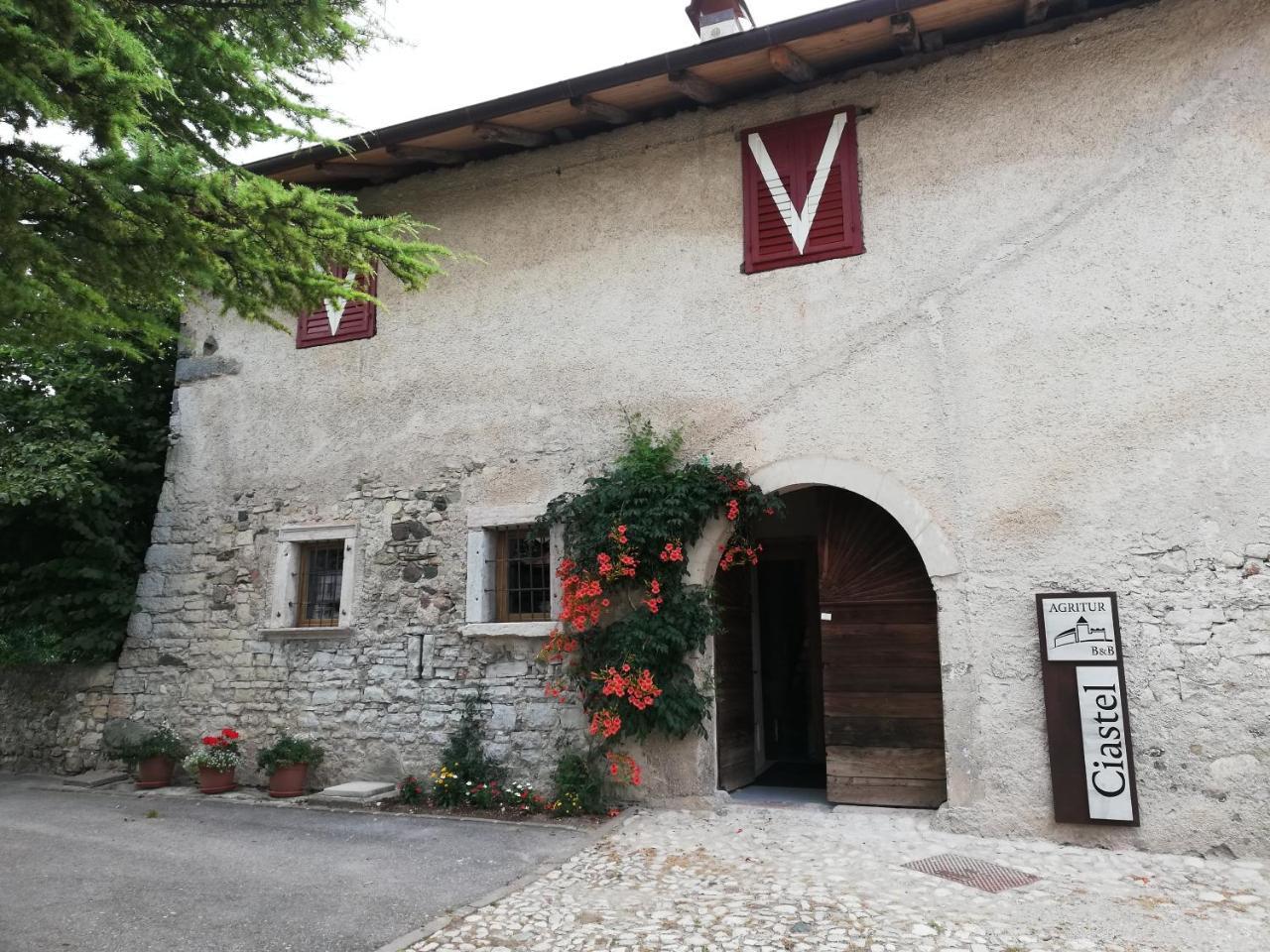 Agritur Ciastel Villa Sanzeno Bagian luar foto