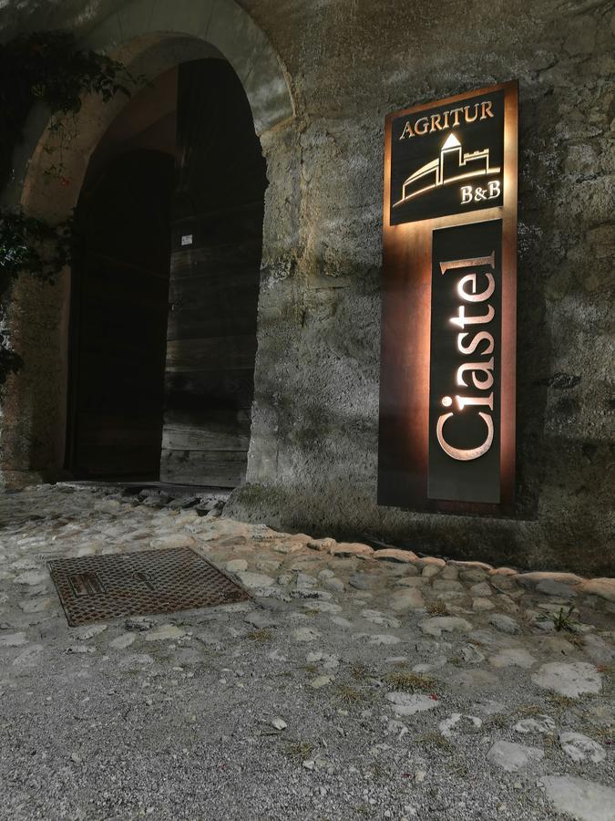 Agritur Ciastel Villa Sanzeno Bagian luar foto