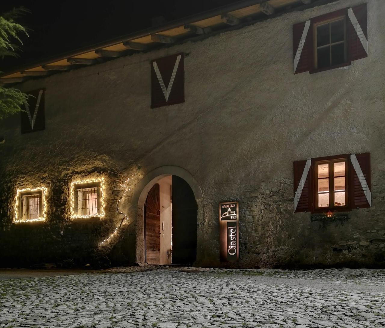 Agritur Ciastel Villa Sanzeno Bagian luar foto